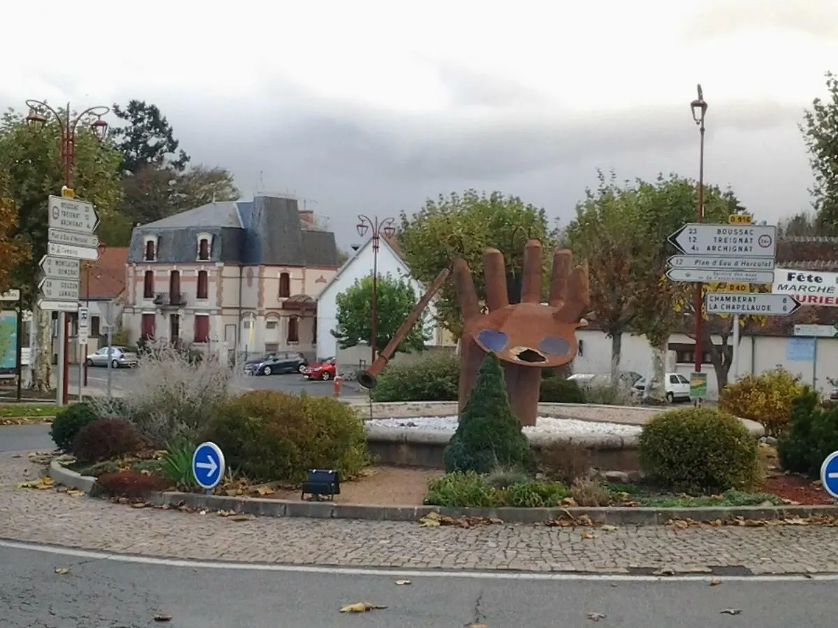 Les Calaubys Villa Huriel Holiday home